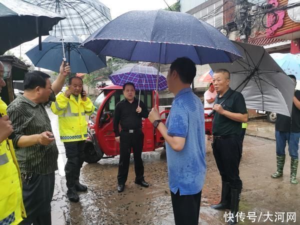 常年值|信阳固始连续强降雨 当地已救助因城市内涝受困群众近300人