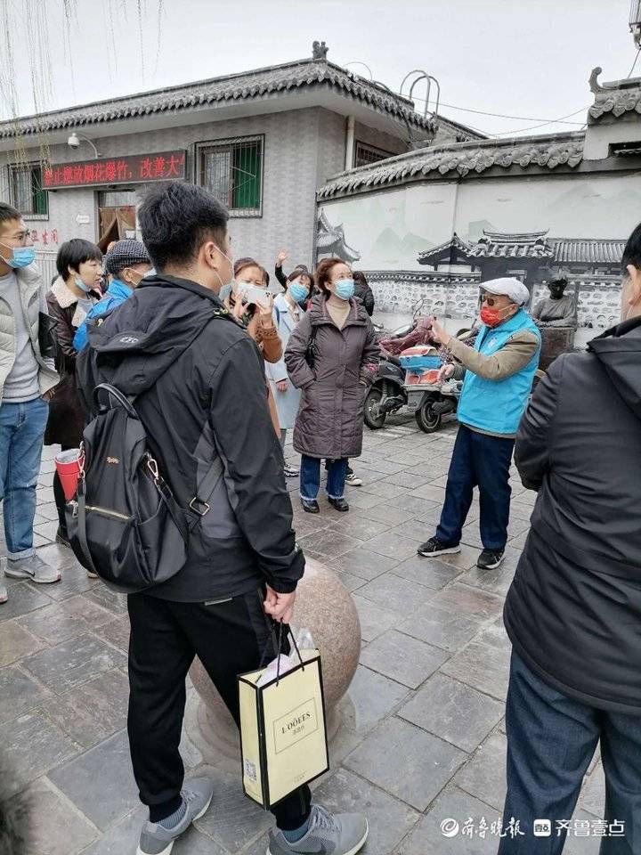 老年|听这群平均年龄超60岁的“蓝马甲”为你讲述老济南故事