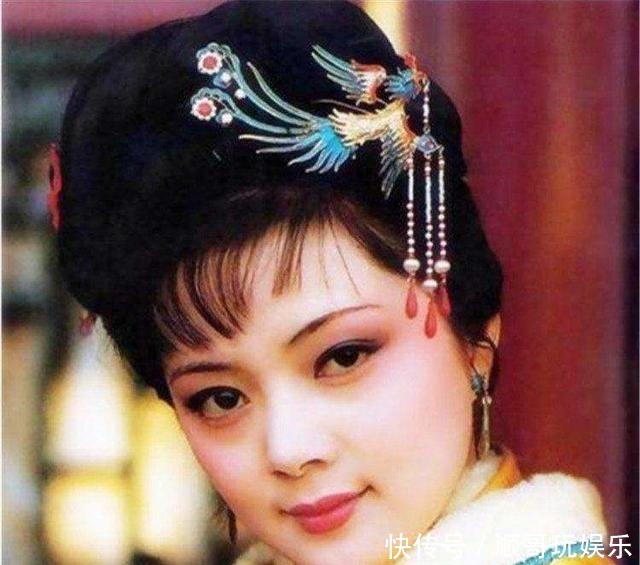 《红楼梦》里对薛宝钗命运的暗示有多可怕！