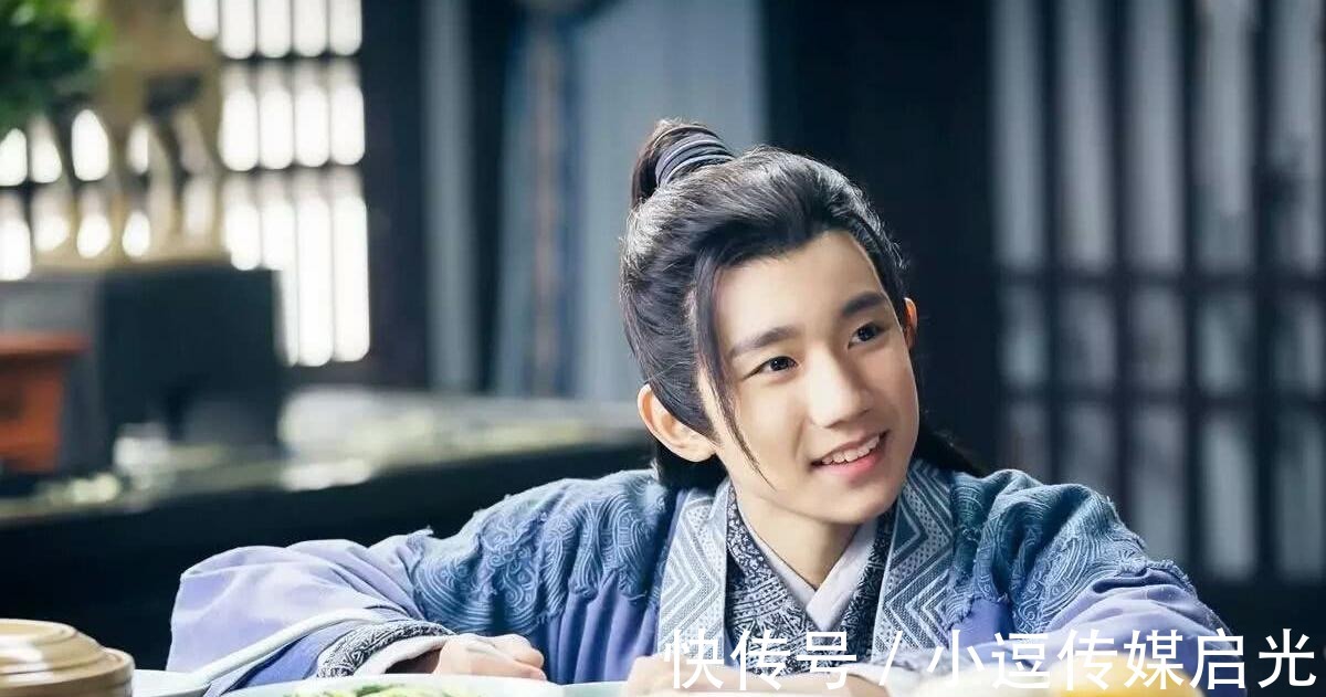 商人|商人上联“穿冬装，戴夏帽，胡度春秋”，神童的下联令人无地自容