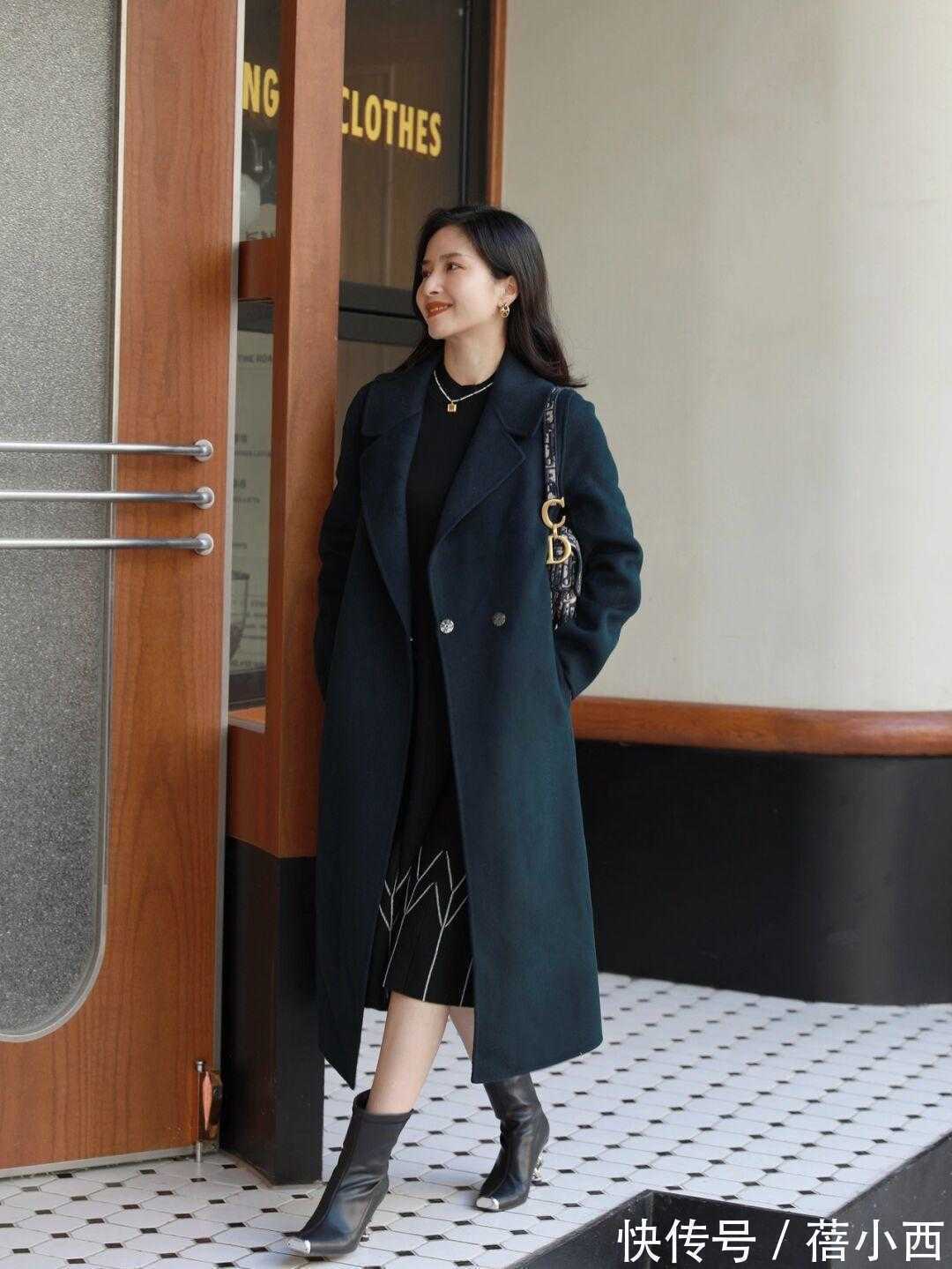 保暖 今年流行“翻领大衣”,比西装保暖比羽绒服显瘦,出街赚足回头率