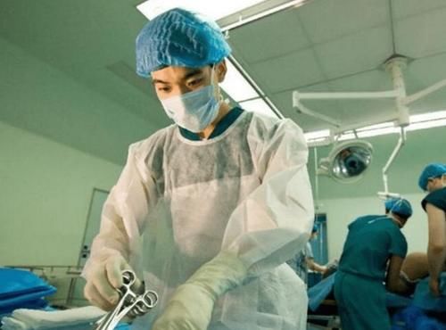 小张|处理病人隐私时,女护士不害羞吗?医护人员这样回答