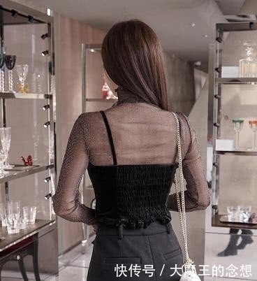 同样的网纱打底衫，孙允珠穿出不一样的视觉效果