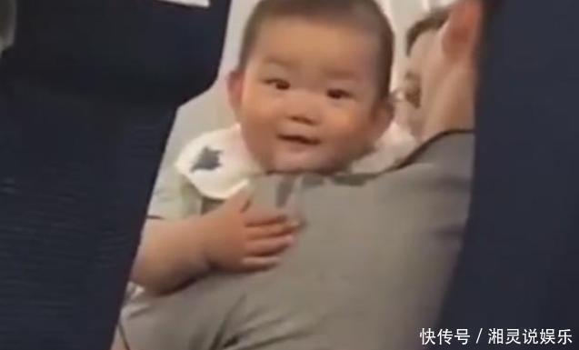 乘客|“口水宝宝”高铁上看人吃东西,馋虫被勾出来,爸爸肩膀全是口水