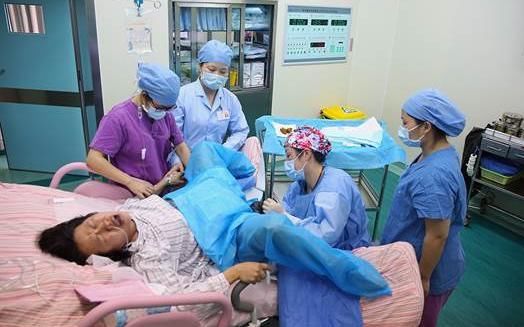 产妇|顺产分娩后，还要观察2个小时才出产房？这段时间都在观察什么？