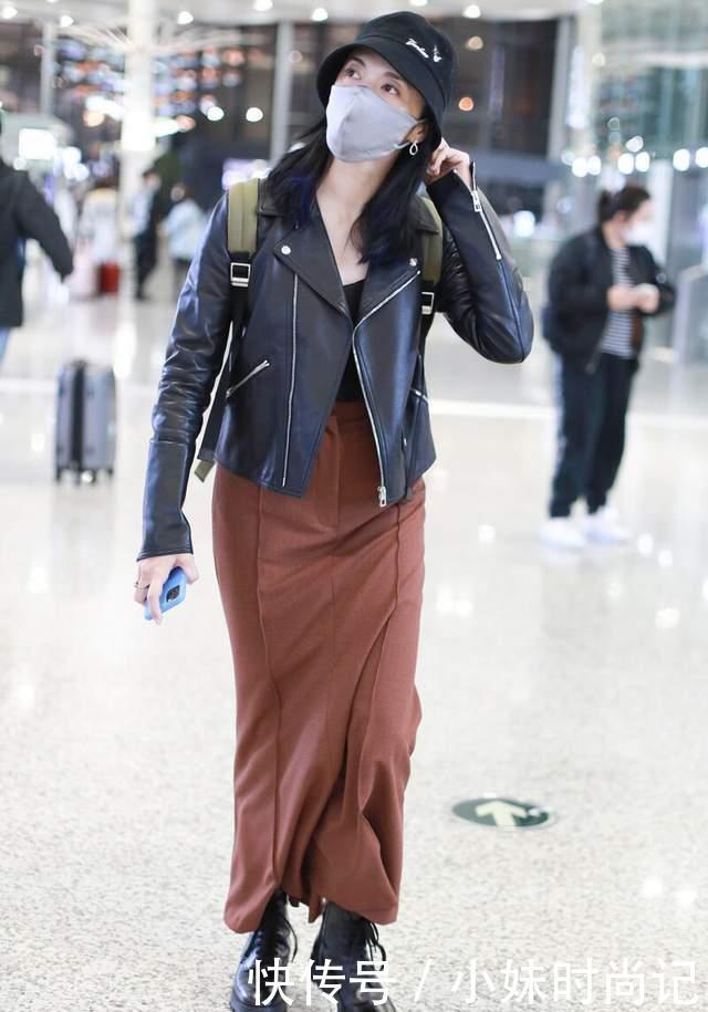 41岁姚晨超会搭,穿黑色皮衣配焦糖色半身裙,真是又美又酷