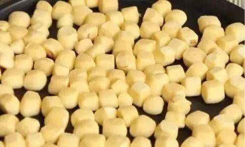 1个鸡蛋，半斤面粉，不用一滴油，试试这样做一次，一大盘不够吃