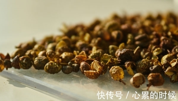 泡水|花椒和此物搭配一起泡水喝，润肠通便排毒素，腹间赘肉会慢慢消失