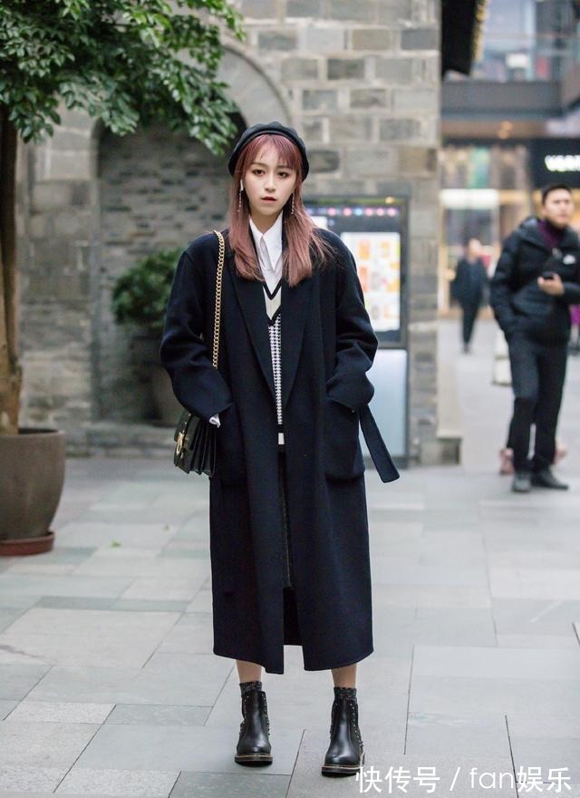 大衣+|黑色大衣有这一件就够了!跟着小小姐姐这样搭,美的高级又稳重!