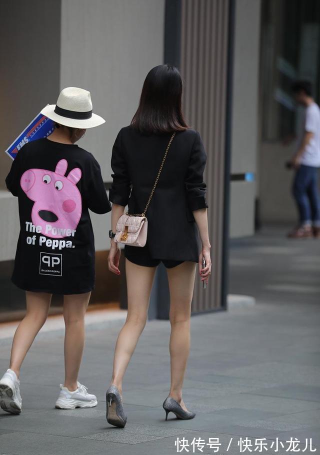 打底裤 时尚新颖的打底裤装扮提升气质与优雅,展现美好气质,靓丽高挑