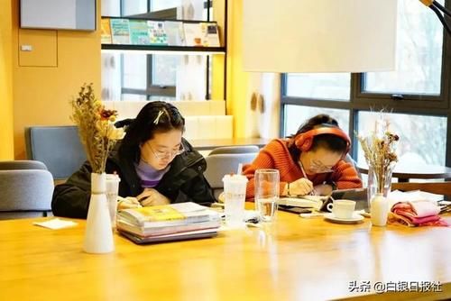 让“读书日”变成“日读书”