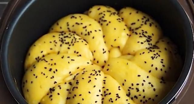 5个鸡蛋加1碗面粉,不用蒸不用烙,简单一做,出锅小孩儿馋哭了