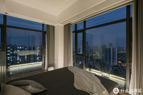 岛台|上海一家三口的新房，坚持客厅不买沙发、茶几，入住反而实用顺心