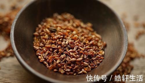 稳定血压|芹菜和它煮是高血压的“克星”，每天吃一点，稳定血压还你健康