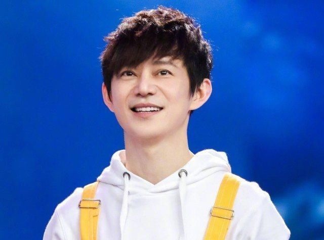 欧阳娜娜|何炅吃力不讨好的帮她,她转头就向导演示好何老师的真心不值钱