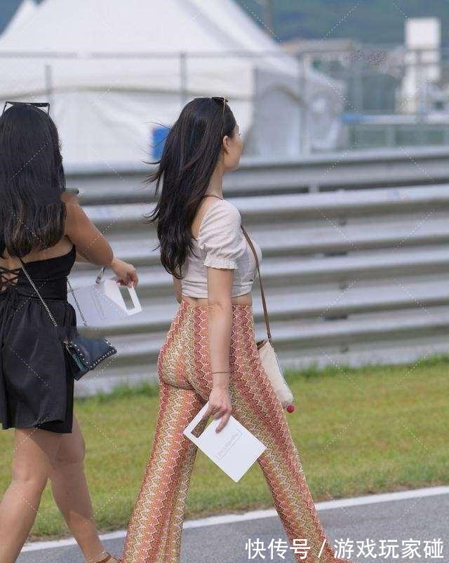 装扮 活力满满的瑜伽裤装扮潇洒有气质,分外展示时髦气质,时尚精致!