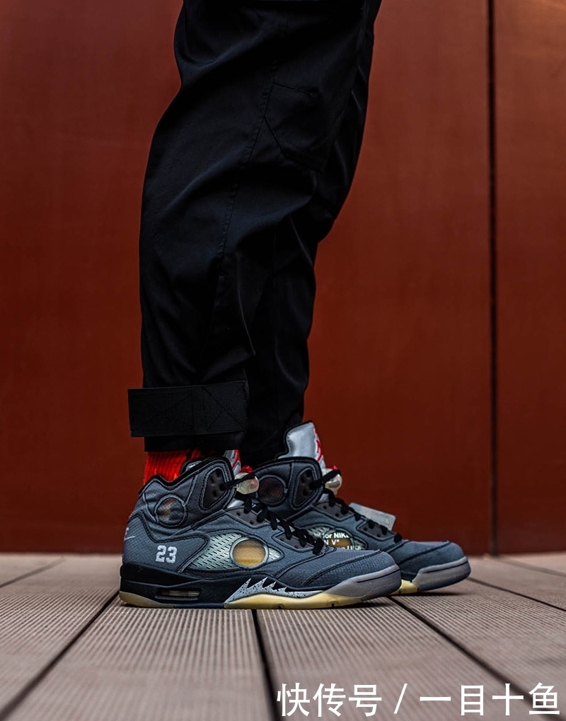 小编一年开箱这么多离谱球鞋!弟弟款AJ1破万!