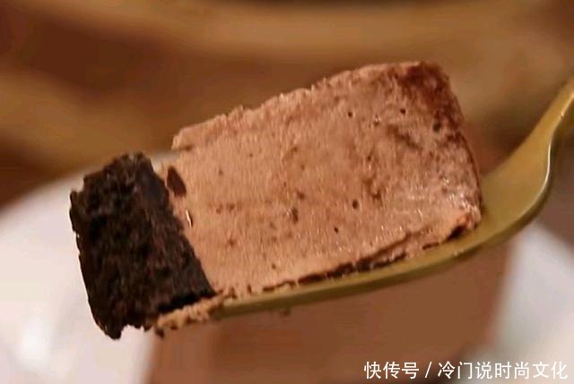 满满的|它有着满满的卡路里,但却是我无法抗拒的诱惑,一切靠后先吃再说