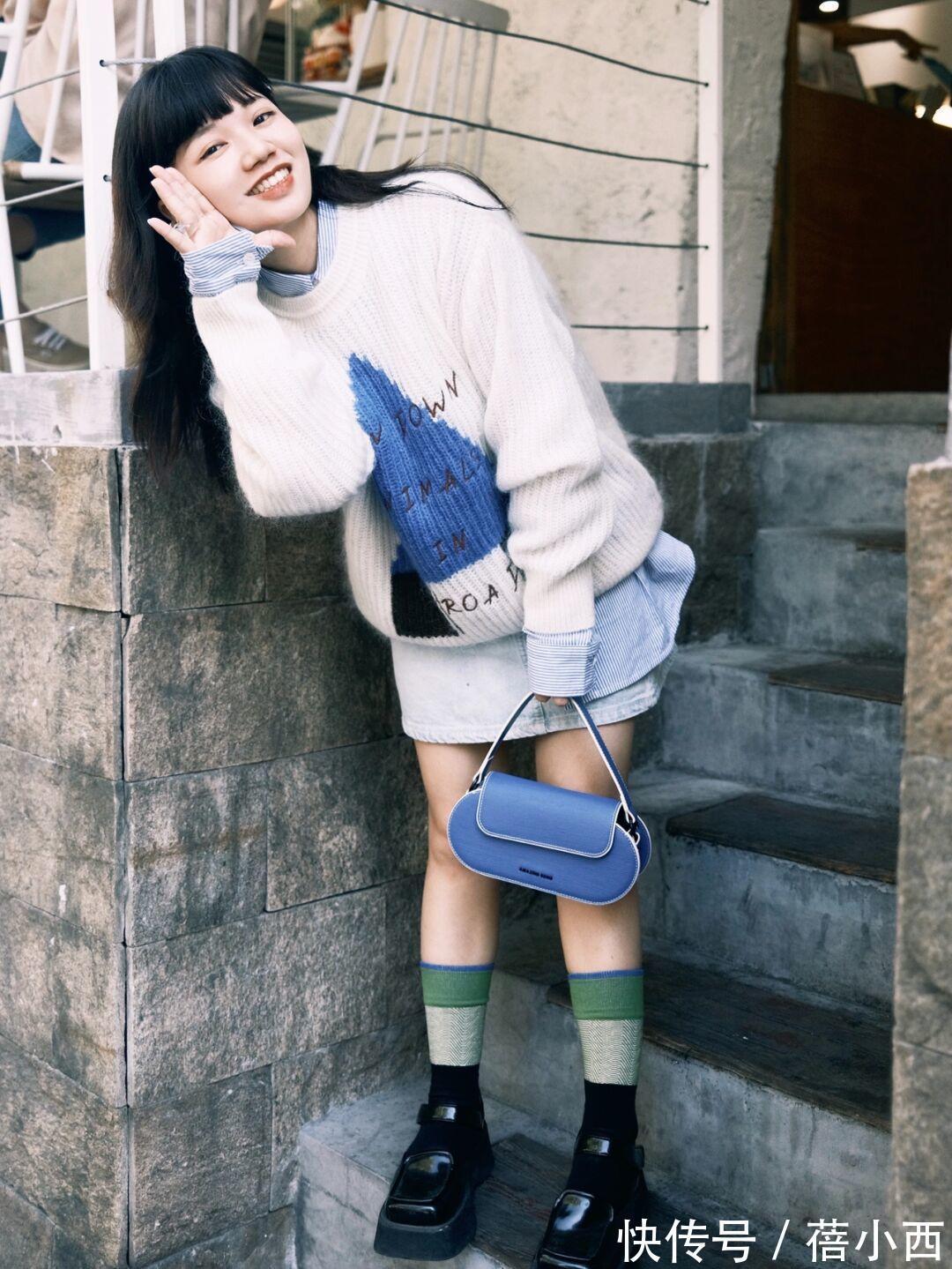 毛衣 冬季衣服不用多,学会实用的“毛衣穿法”就够了,出街告别路人感