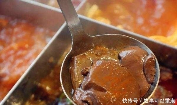 吃火锅时,这6种食物不能“久涮”,服务员一看你就是行家