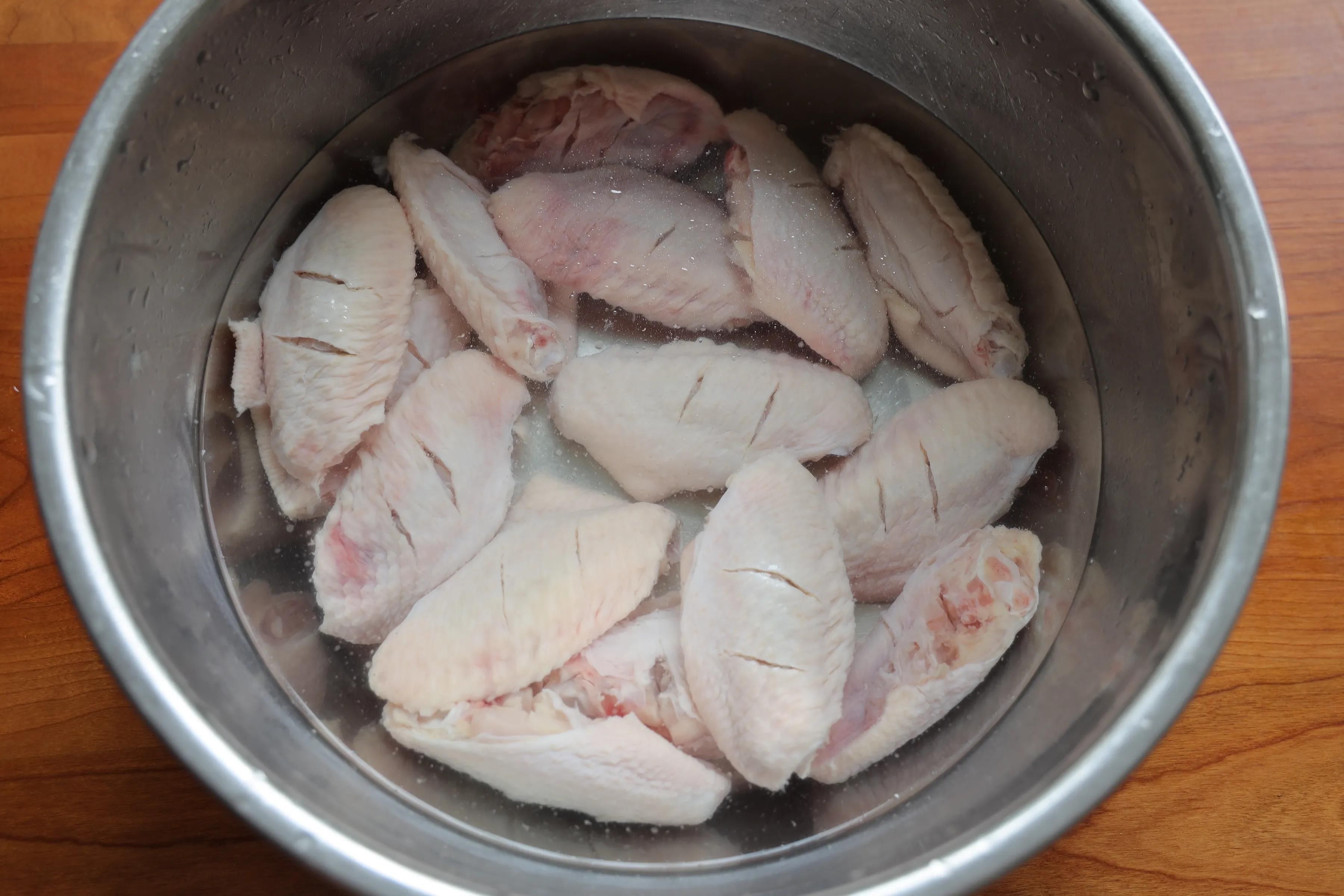 黄豆酱|秋天，一定要试试鸡翅这吃法，比可乐鸡翅好吃更健康，孩子吃嗨了