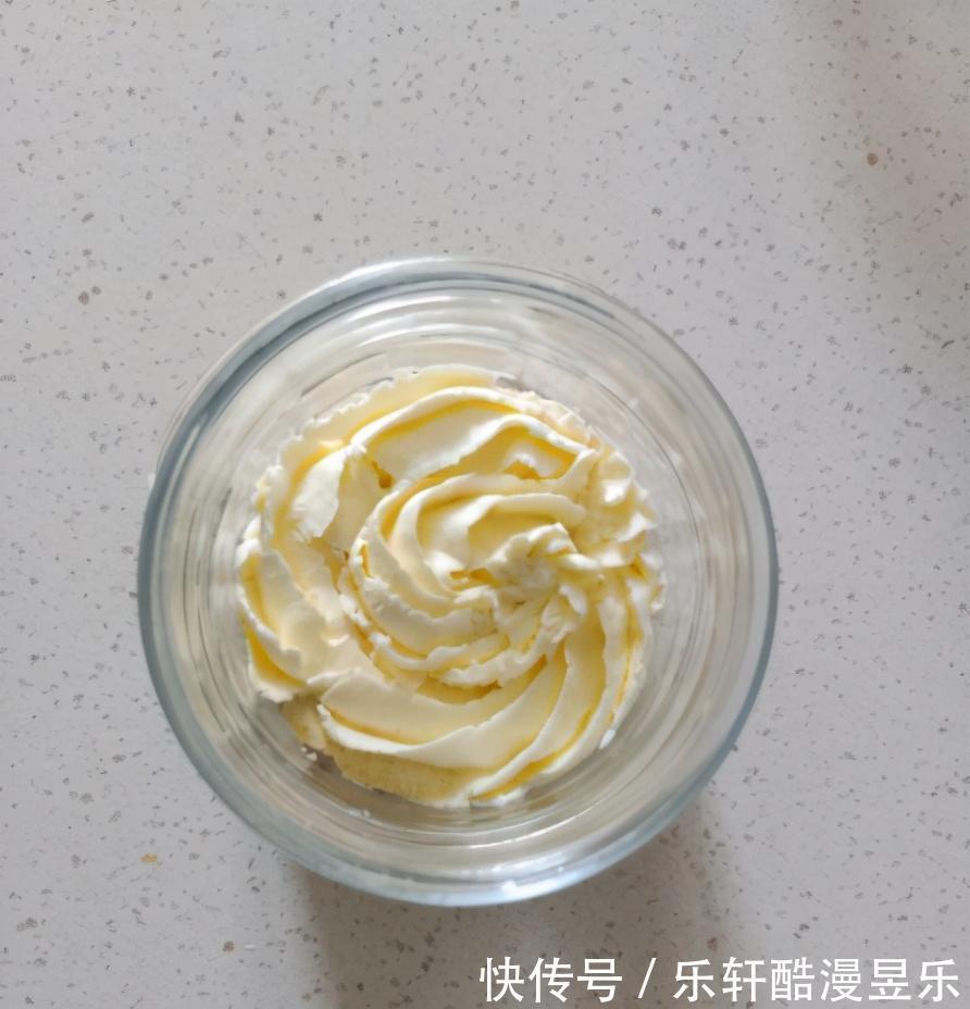 夏日|不用烤箱，不用面粉，5分钟就能搞定的夏日小甜品