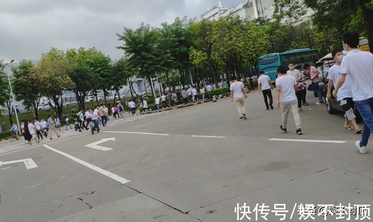 车间|带你看看深圳最大电子厂,不包吃不包住,吃一餐到底要多少开支?