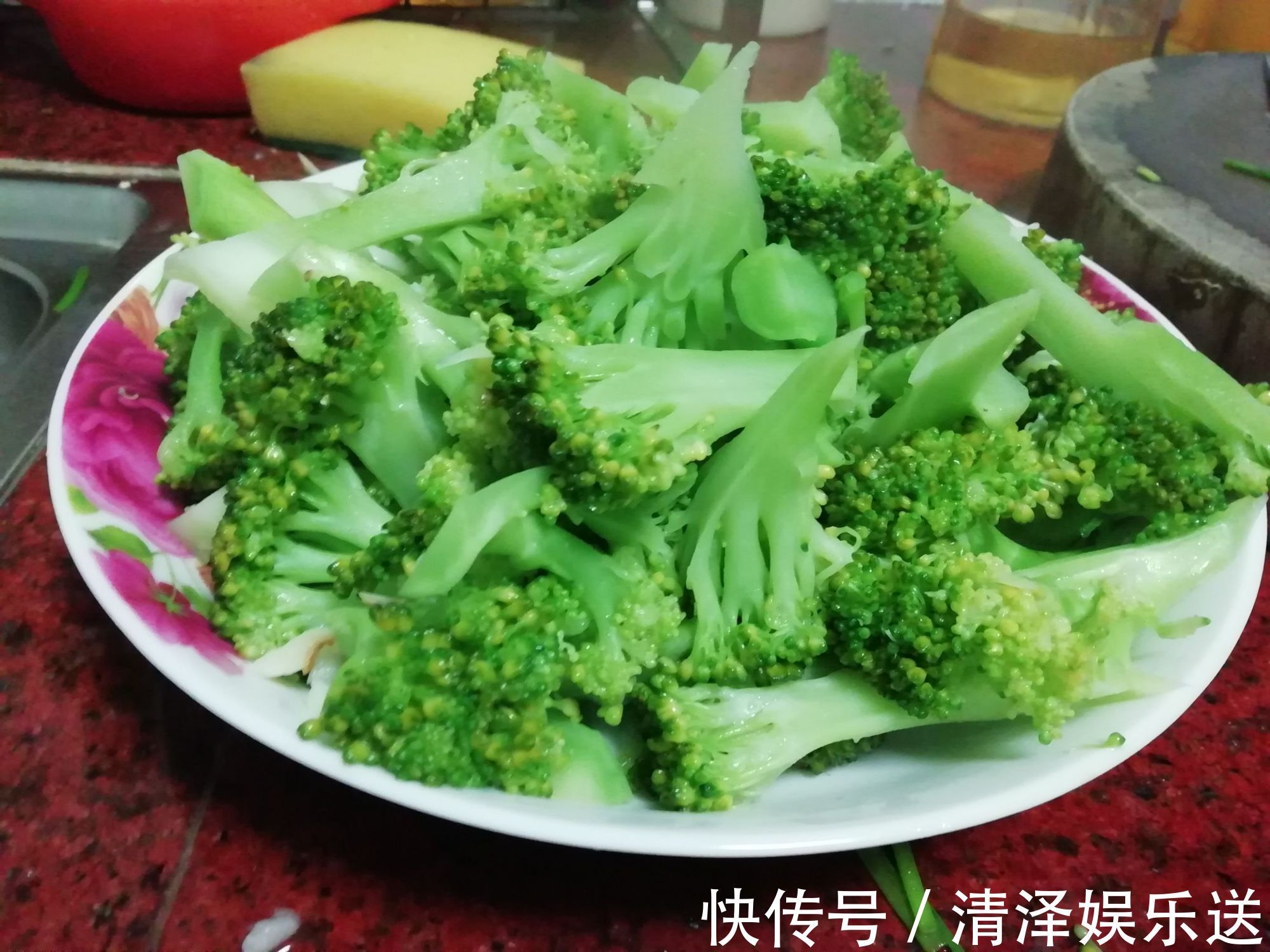 西兰花|大厨教你做“浇汁西兰花”,原汁原味,清脆爽口,做法超简单