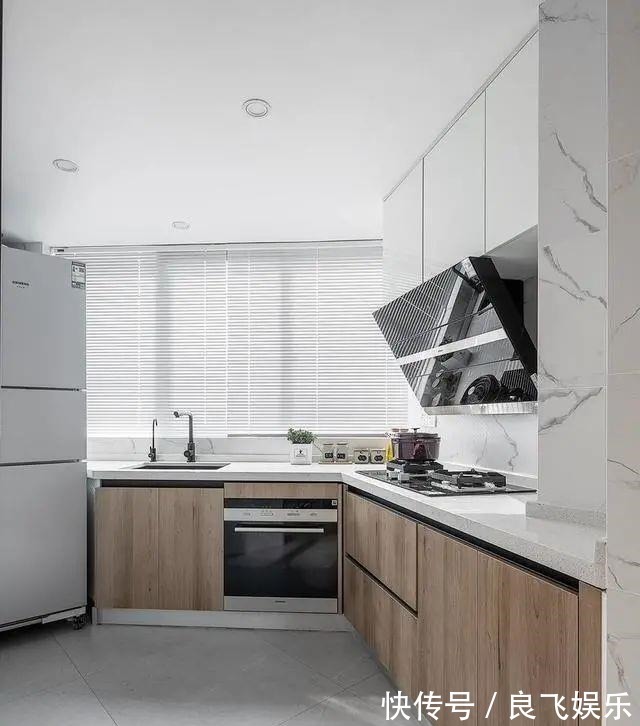 收纳|65㎡的奇葩小户型，刚进门就惊艳了，温馨通透又有格调