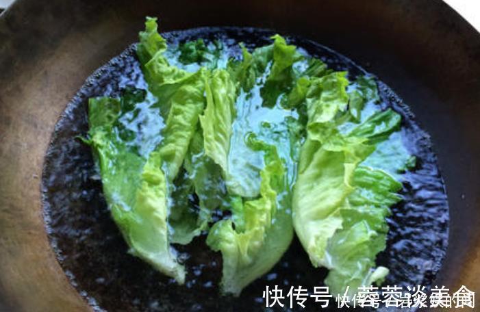 猪油|炒生菜，不要直接下锅炒，牢记3要点，生菜脆嫩不发黑，味道香