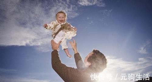 宝妈|奶奶帮出差的父母照顾孩子,回来看到宝宝的样子,宝妈笑喷了