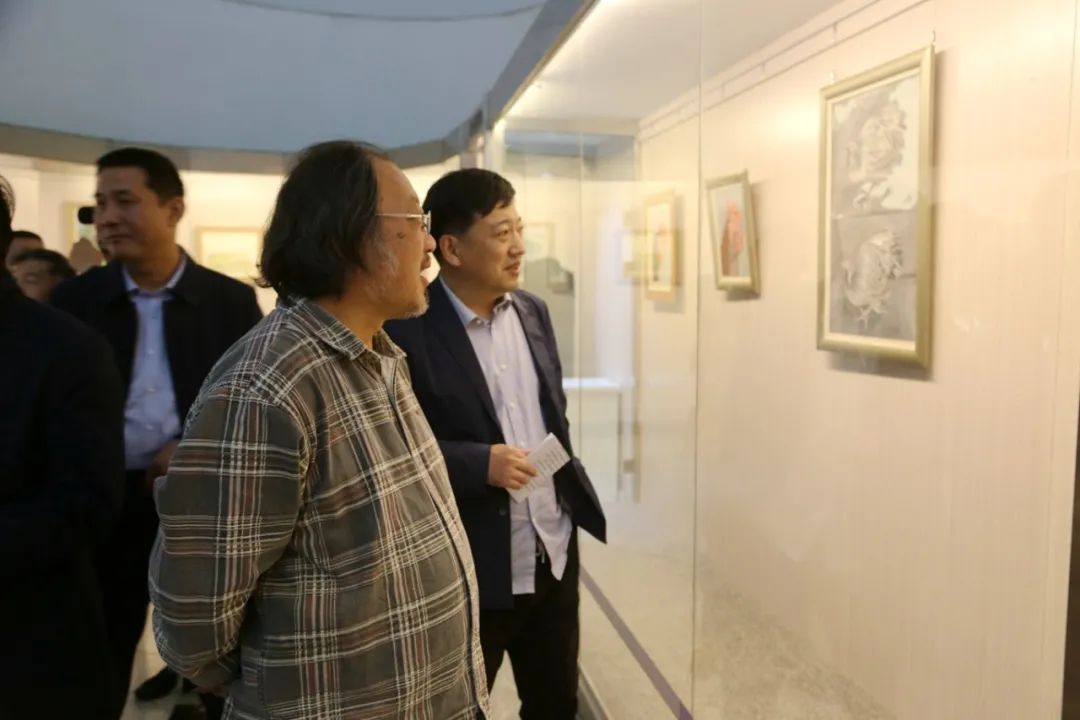 泰安市&展讯|泰岱?艺苑——周峰艺术展开幕式及作品研讨交流会顺利举办