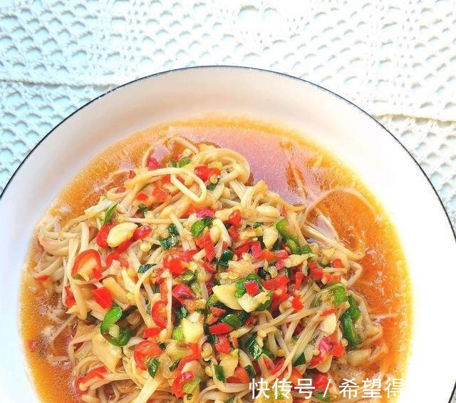维生素b1|3块钱就能做的蚝油金针菇，香辣开胃，做法简单，10分钟就上桌！