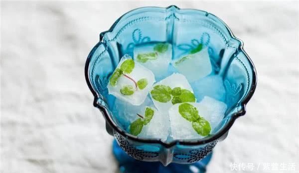 雪碧其实有5种口味,其中4种已经停产成为历史,最后一种最经典