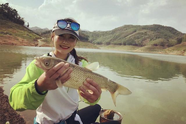 野钓大半辈子，竟然才知道诱鱼最管用的方法，你尝试过了吗