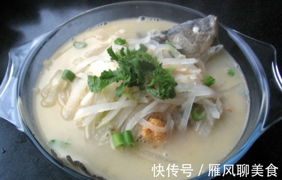 炖鲫鱼汤|炖鲫鱼汤，别直接下锅炖！再加这一步，汤浓味儿美，肉质鲜嫩不腥
