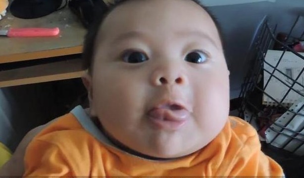 睫毛|宝宝1岁还不会说话,爷爷怀疑没剪舌根,医生回去吧治不了