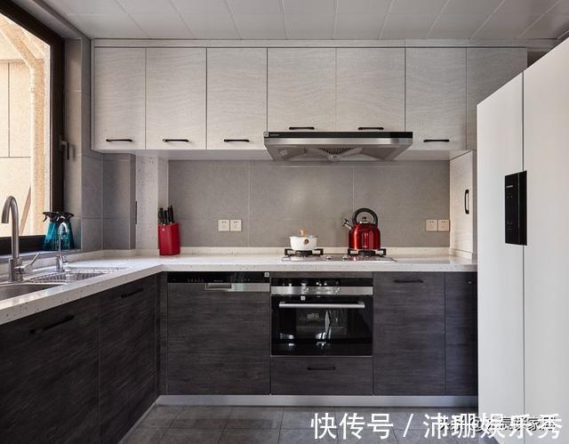 大气|越来越多人喜欢横厅，看完她家，发现不是一般的大气，简约又高级