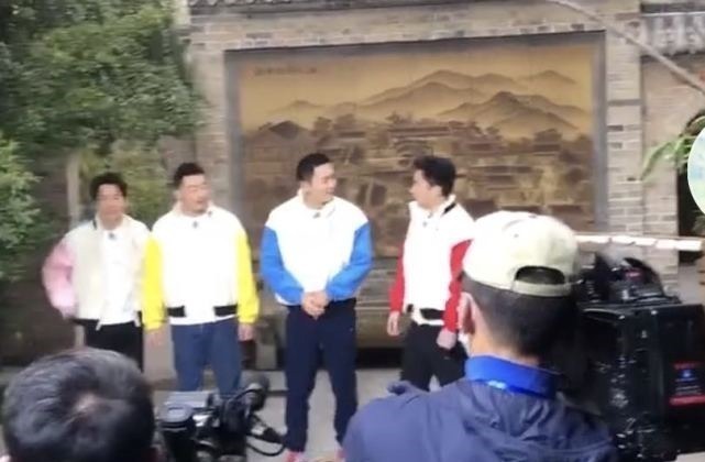 跑男|郑恺当爸后录跑男，被大家起哄难掩喜悦，对老婆四字称呼超甜