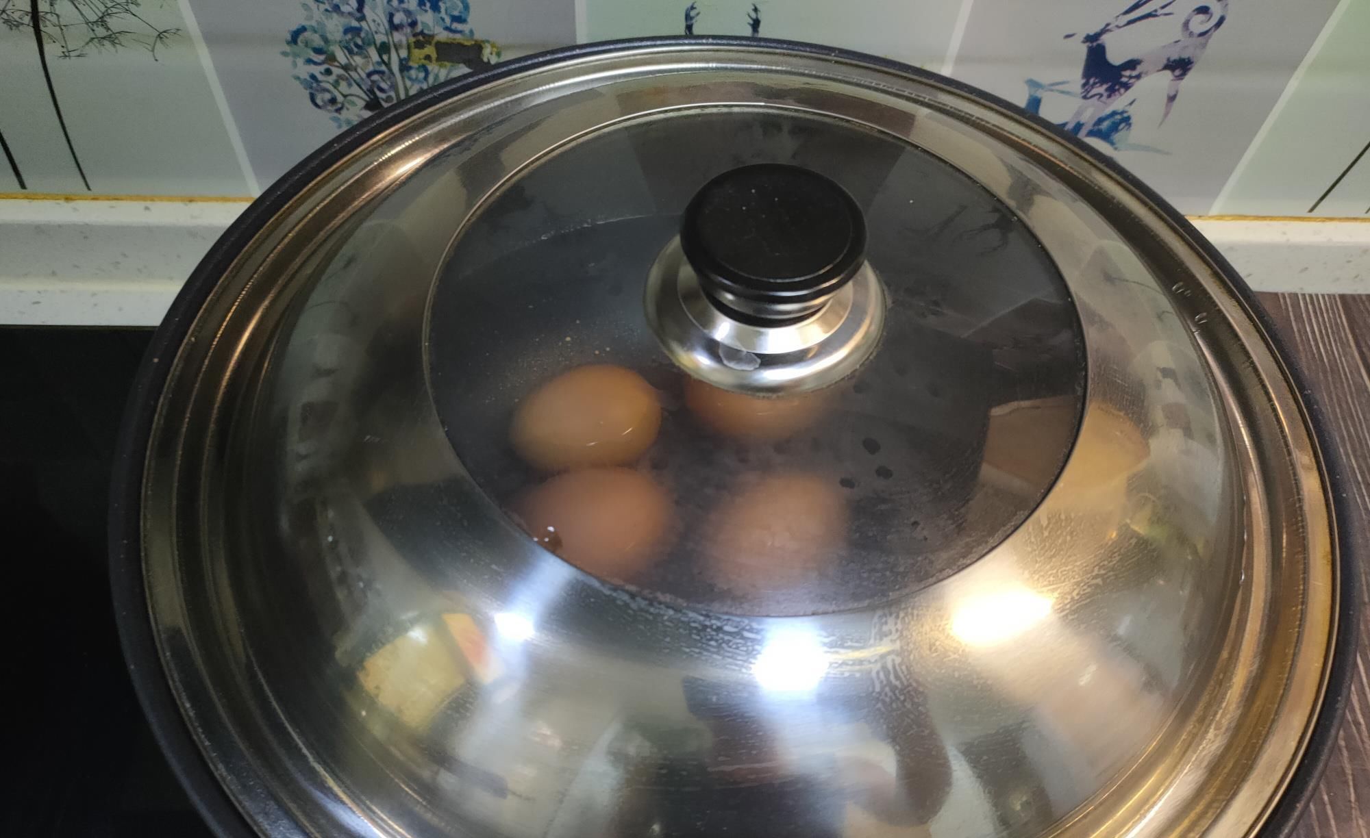 鸡蛋|煮鸡蛋,不要只用清水,水中多加两样,蛋壳一剥就掉,特省事