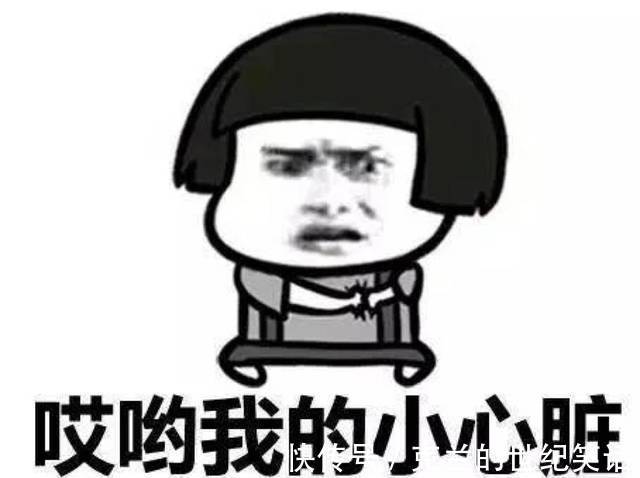 |幽默笑话:晚上去剪头 店里面除了一张沙发什么都没有