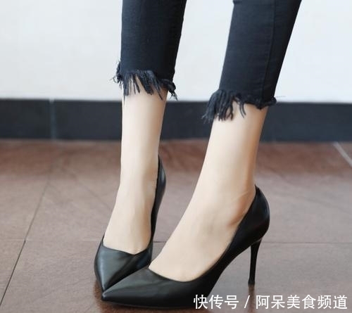 性感|黑色高跟鞋,打造出性感冷酷的气息!