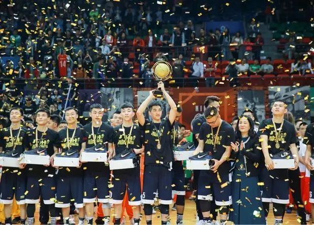 CBA中文网——中国男子篮球职业联赛赛程比分+球队数据+盘口分析林葳闪耀NCAA！轰生涯新高23分+绝平三分虽败犹荣征服客场