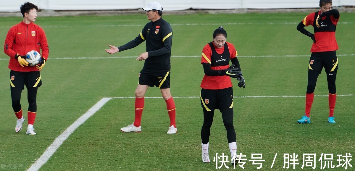 高原|晚上22点,中国女足深夜官宣,27名奇兵集结高原,感谢水庆霞