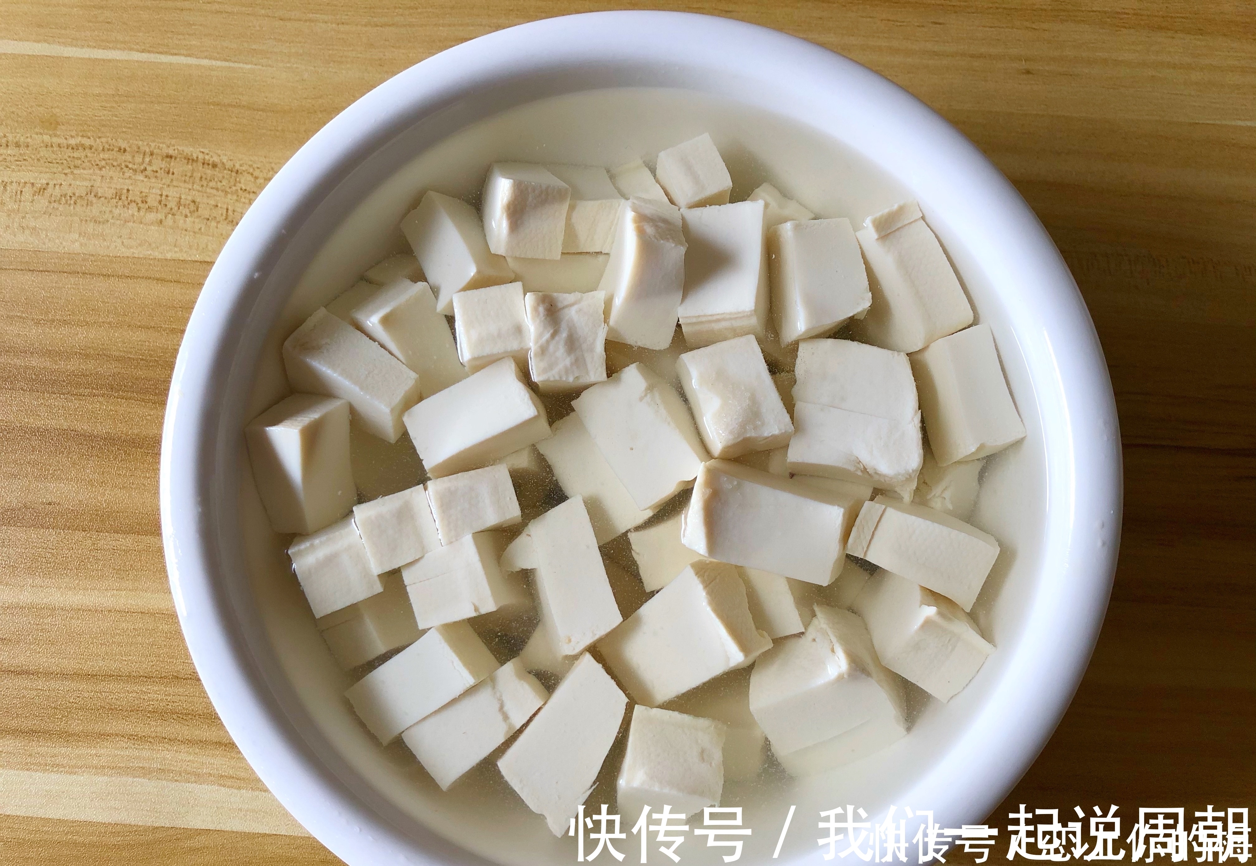 食材|用这三种食材一起煲汤,鲜美又补钙,比喝牛奶好,孩子要多喝