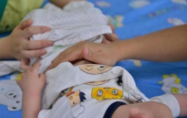 肠胃|3岁女童呕吐不止,紧急送医,医生忠告:这些食物孩子一口也别吃