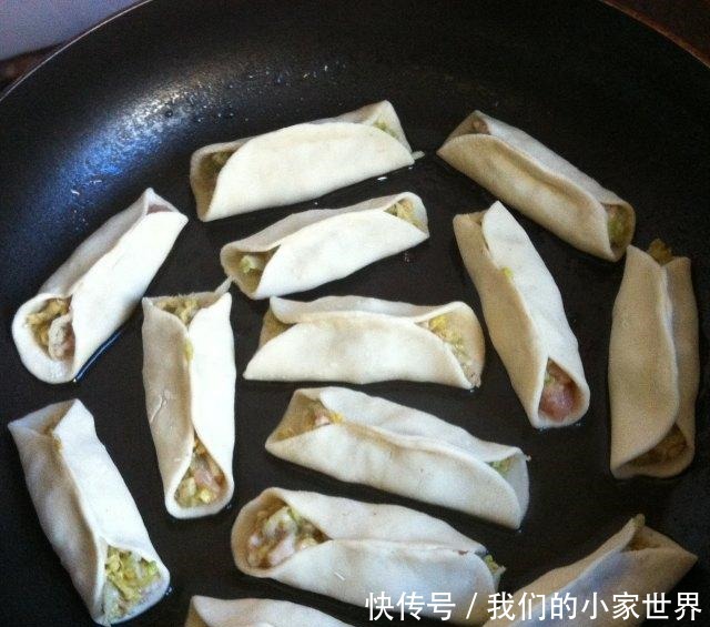 自制家庭版锅贴,不活面不擀面,皮薄馅大还多汁,学会都能开店了