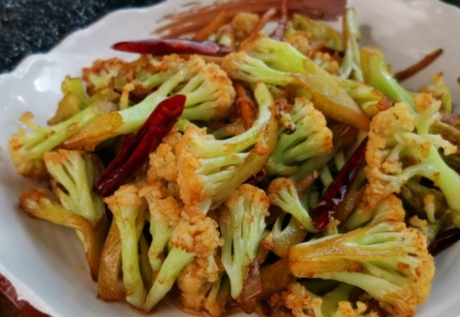 中秋家宴,别全都是大鱼大肉,12道素菜小炒,荤素搭配,清淡解腻