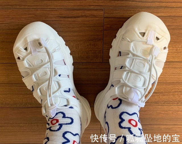 凉鞋 别再穿小白鞋了!试试这几款时尚凉鞋,时髦显高还百搭