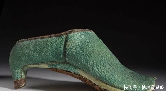 红色高跟鞋|高跟鞋很多女人喜欢穿,但是你知道漂亮的代价是什么吗?